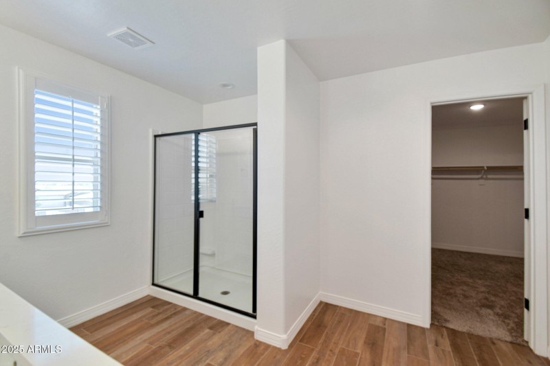 40-web-or-mls-E Joelle Dr-S2407-038