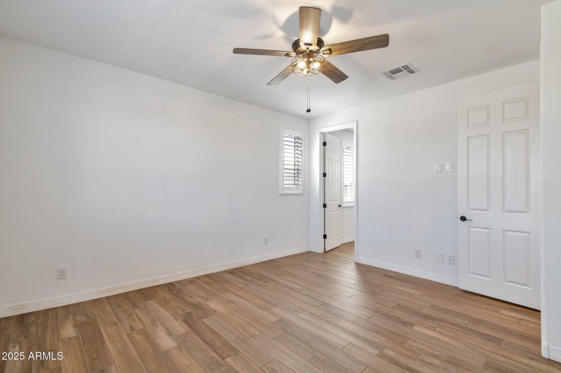48-web-or-mls-E Joelle Dr-S2407-046