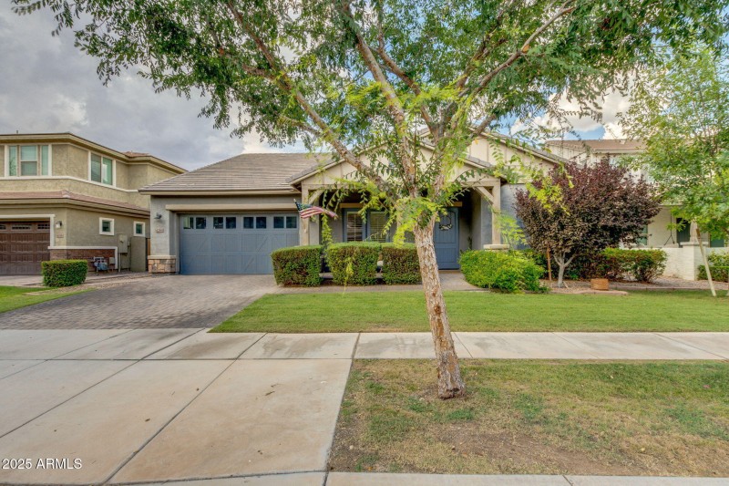 4268 E Comstock Dr- Welcome Home