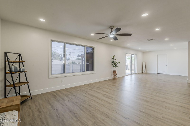 8-web-or-mls-Gene Ave-8
