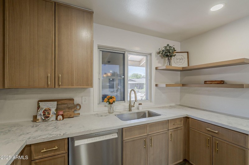 24-web-or-mls-Gene Ave-24