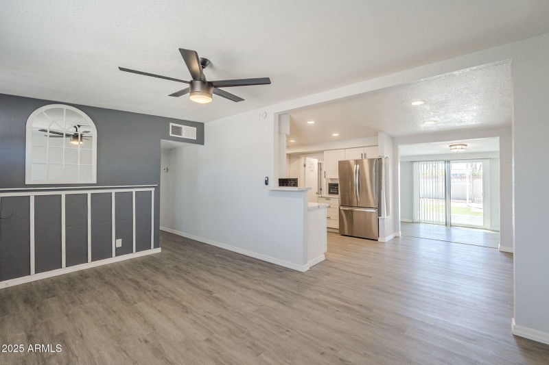 10-web-or-mls-Glenview-10