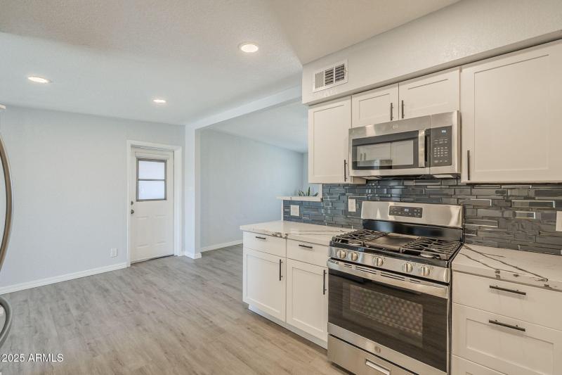 14-web-or-mls-Glenview-14