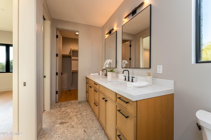 Casita bathroom