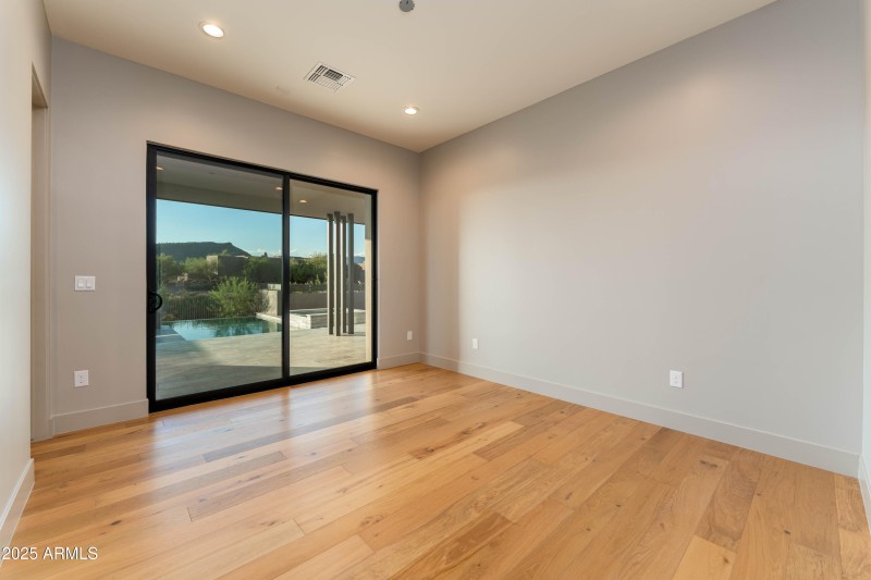 Office/guest room