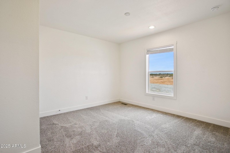26-web-or-mls-23117-w-duane-ln