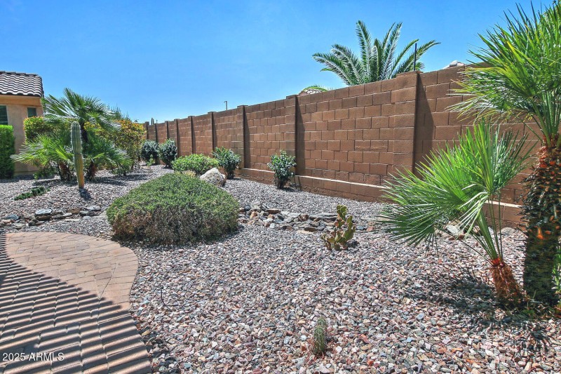 7465 W Noble Pr Wy Florence AZ-large-048