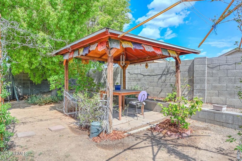 Backyard-Ramada2