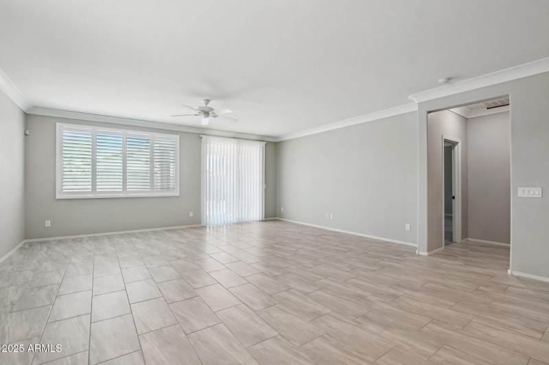 10-web-or-mls-W Molly Ln-S2407-008