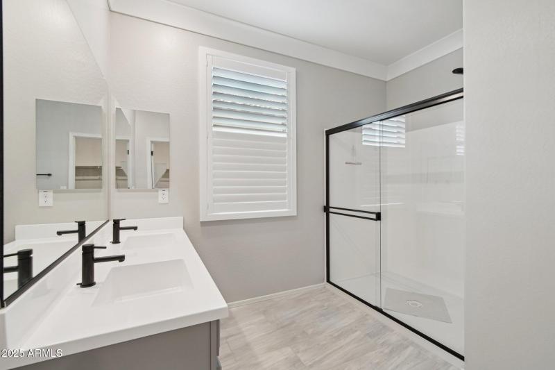 17-web-or-mls-W Molly Ln-S2407-015