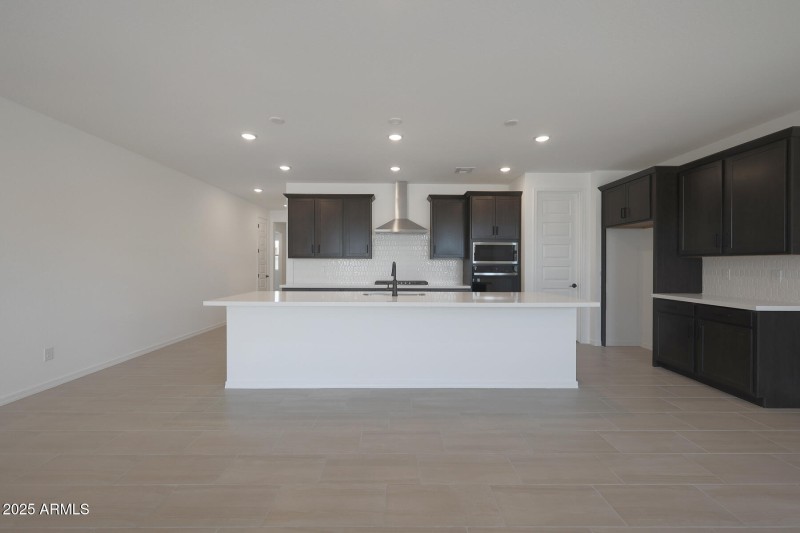 PHX_Pinnacle_Lot 2126_Aqua_4204_kitchen