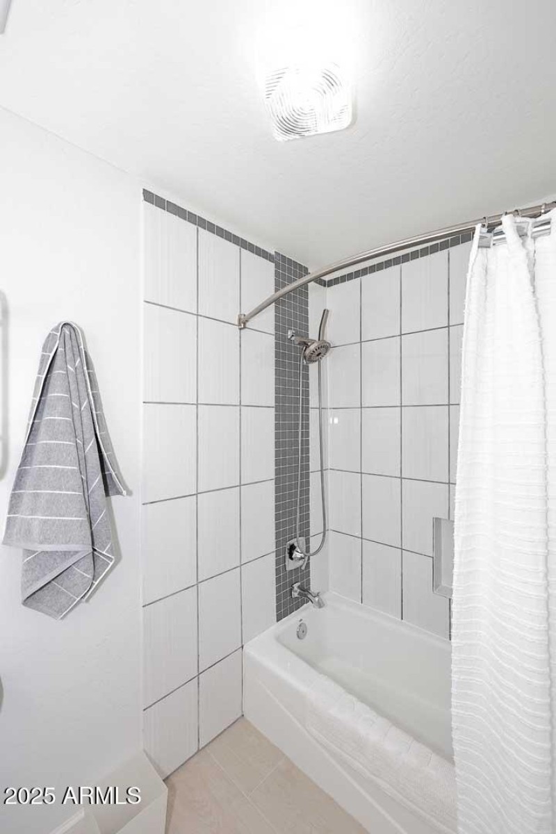 Hall Bath-Tub