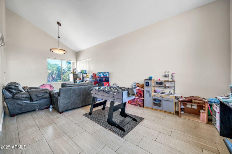 3341 N Garden Lane-6