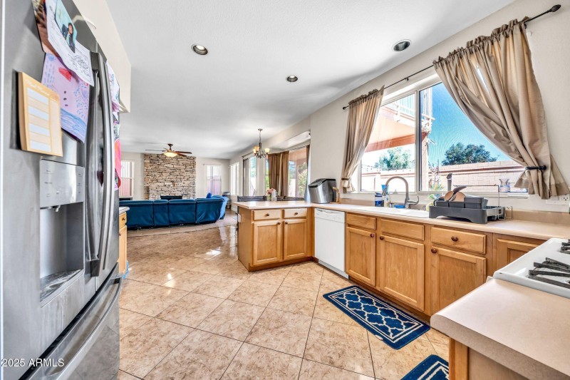 3341 N Garden Lane-15