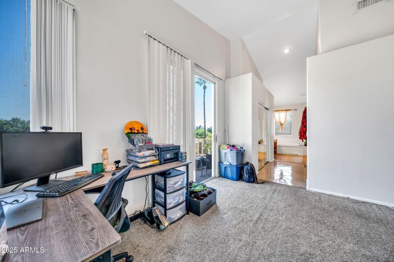 3341 N Garden Lane-25