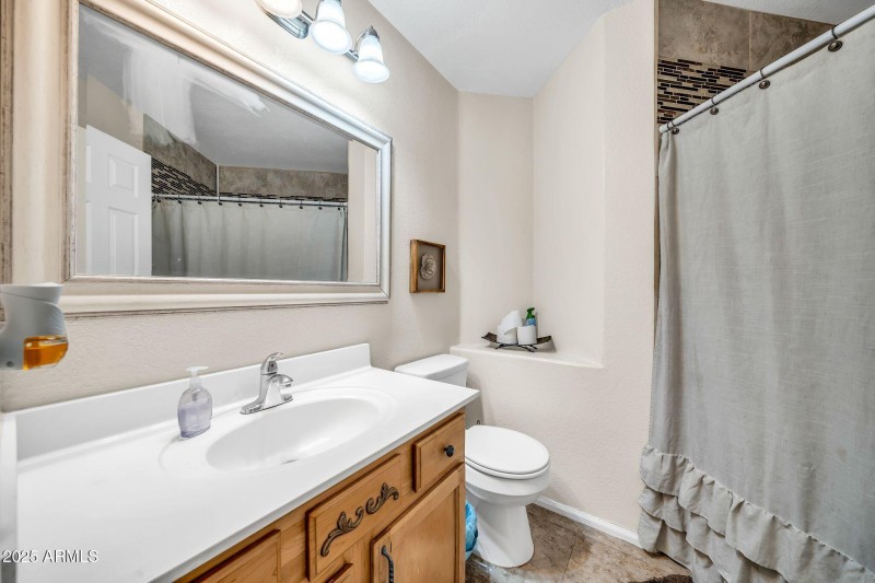 3341 N Garden Lane-37