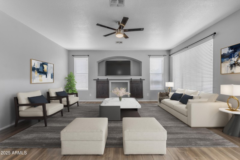 4_family room_final