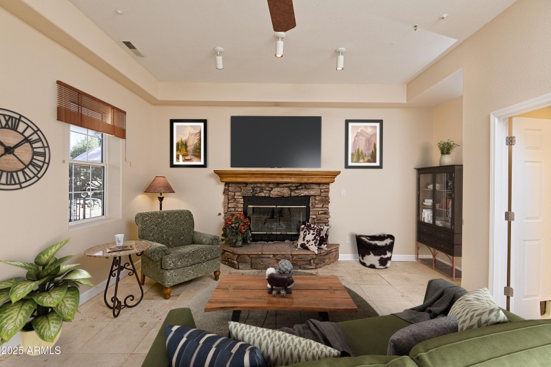 Family_Room_02