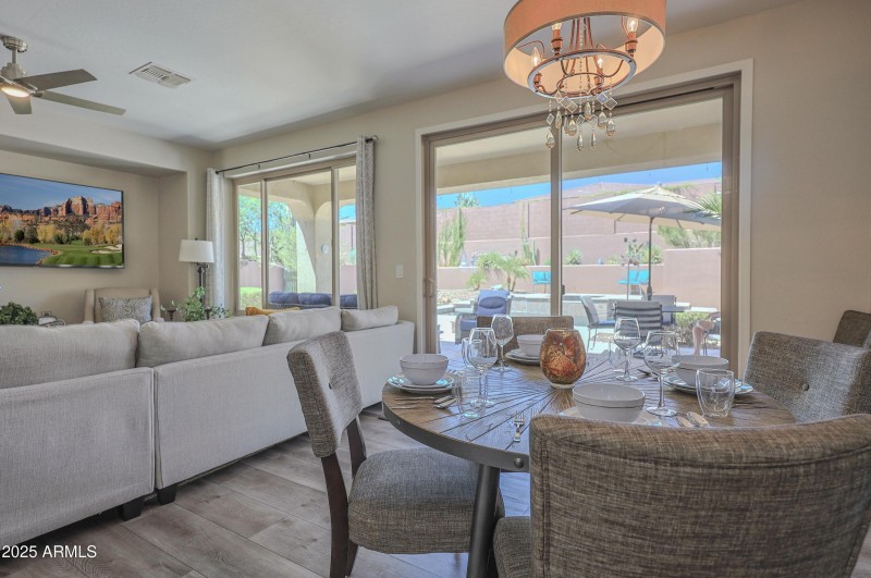 2462 W TURTLE HILL DR