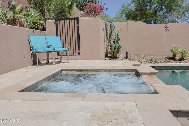 2462 W TURTLE HILL DR