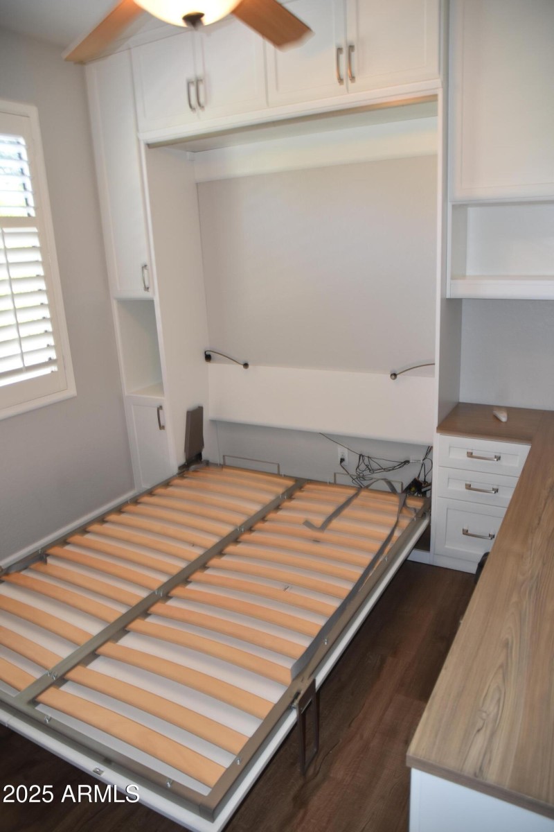 Murphy Queen Bed