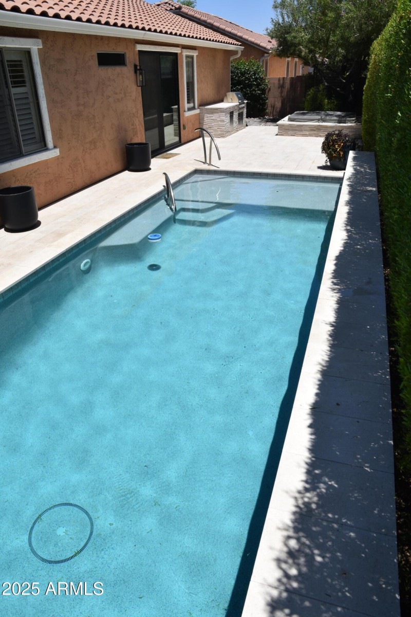 Pool in AM