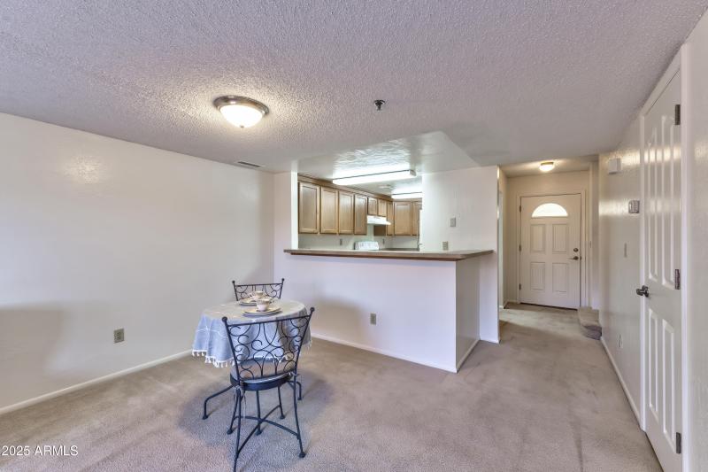 Barzona Interior - 10