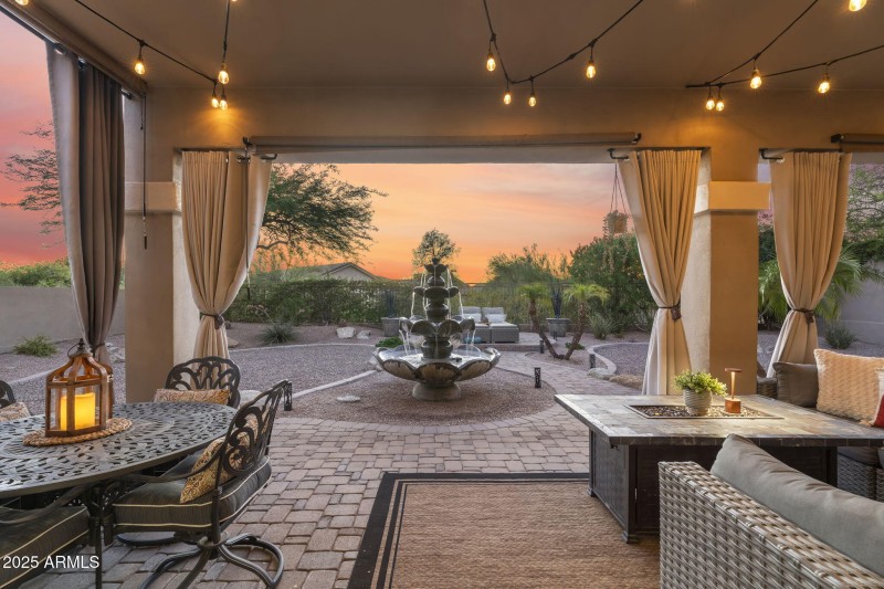 Private backyard w/view fencing