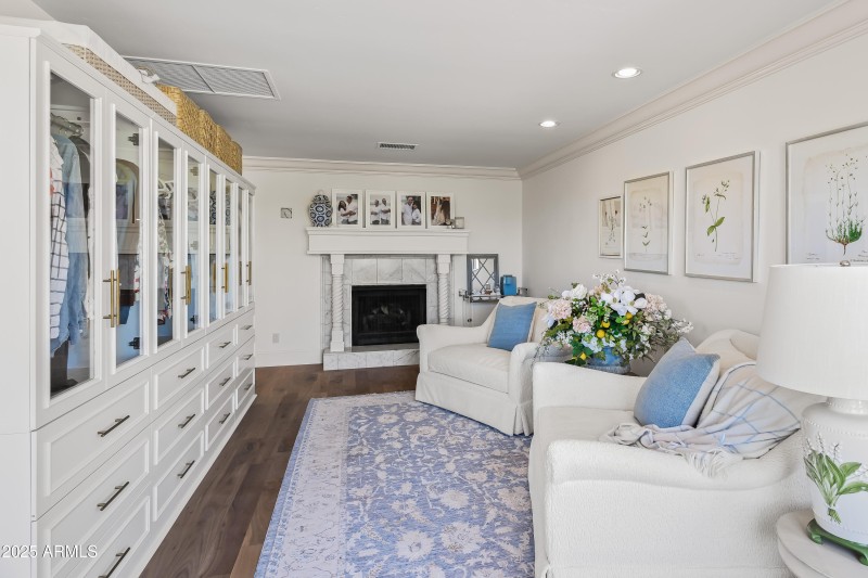 Sitting Room with FIreplace