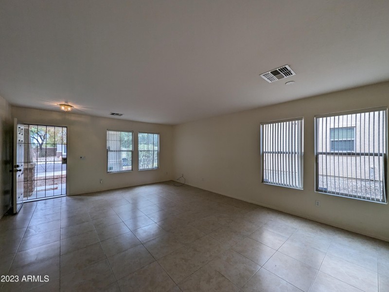 3215 W SAINT ANNE AVE