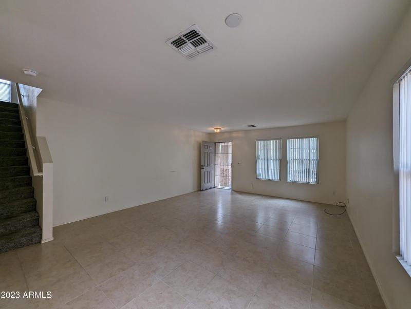 3215 W SAINT ANNE AVE