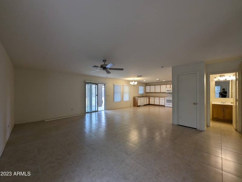 3215 W SAINT ANNE AVE