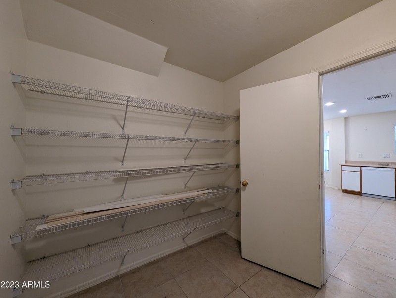 3215 W SAINT ANNE AVE