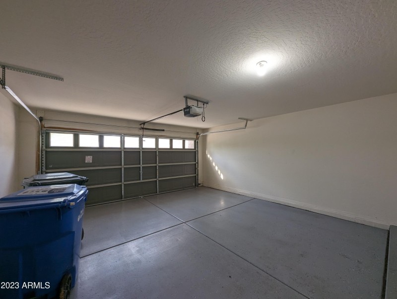 3215 W SAINT ANNE AVE