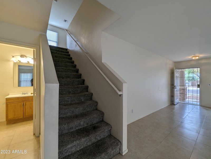 3215 W SAINT ANNE AVE