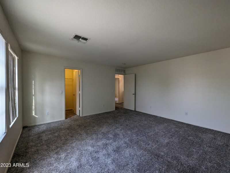 3215 W SAINT ANNE AVE