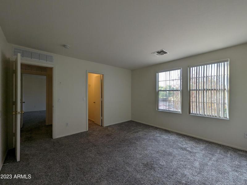 3215 W SAINT ANNE AVE