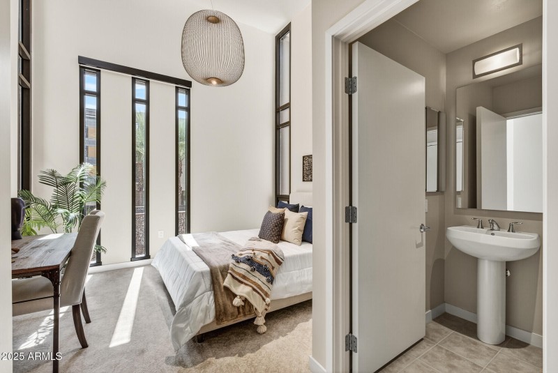 Guest room