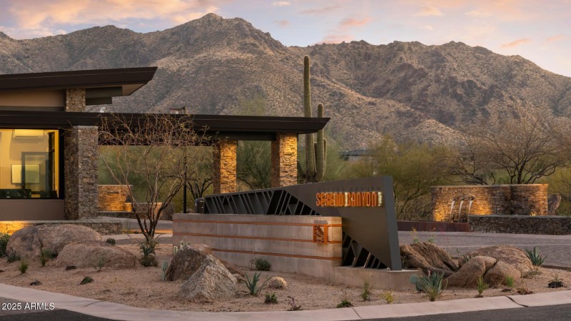 SerenoCanyon_Entry_8644_1920