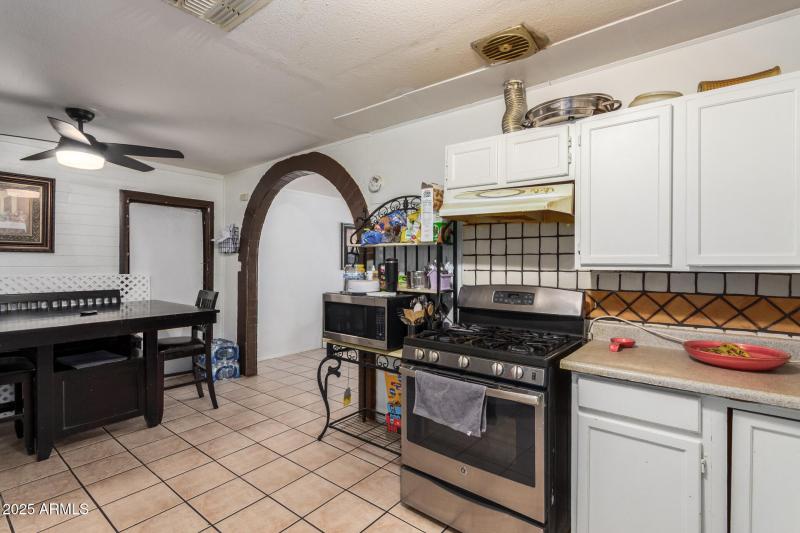 kitchen dining entrance