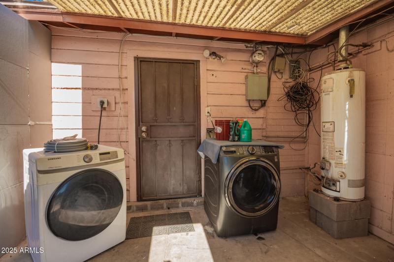 outside washer dryer