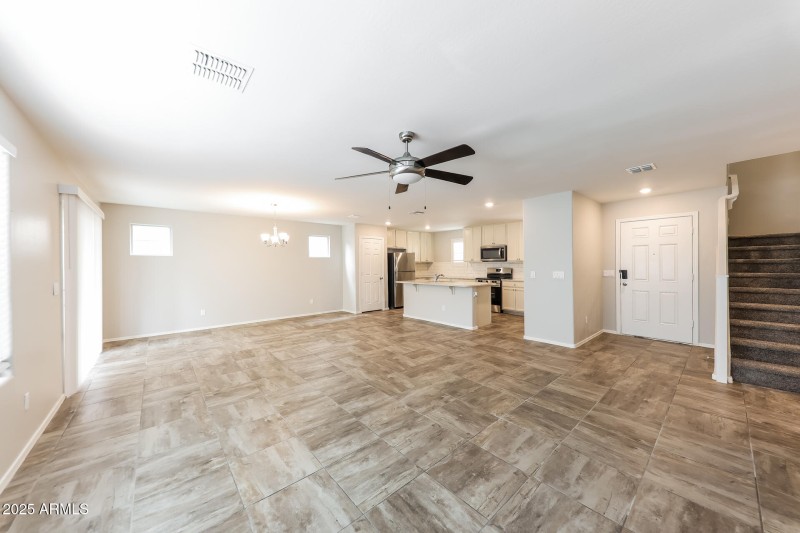 005-photo-living-room-14372506