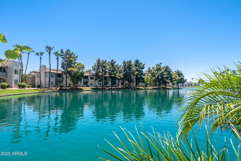 Welcome to Lakeshore at Andersen Springs