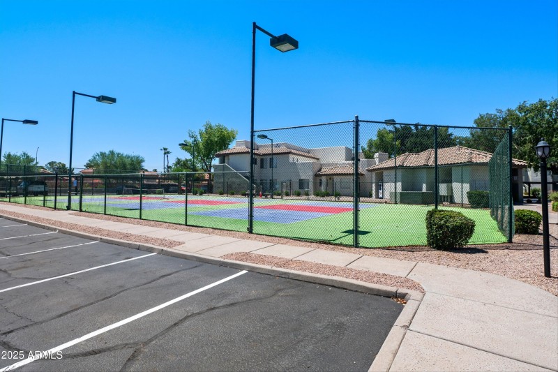 Tennis & Pickeball Courts