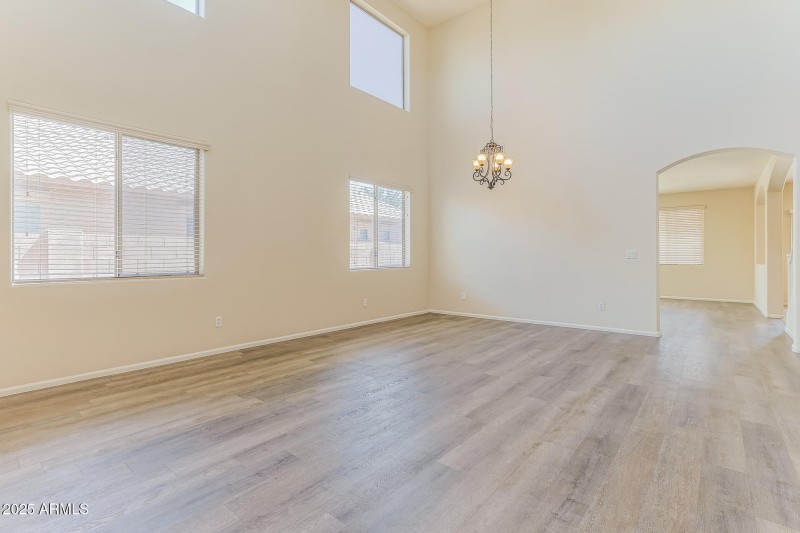 003-photo-living-room-13127377