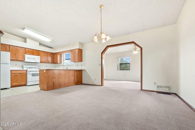 12_Dining Room 01