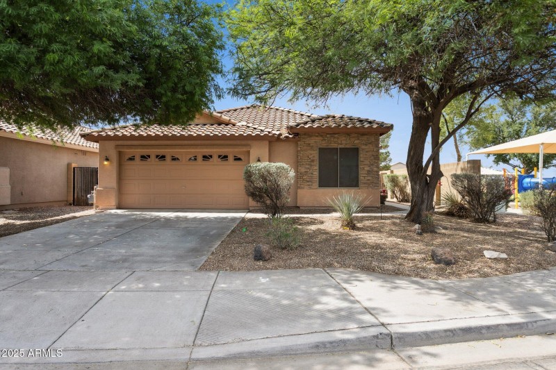 1-web-or-mls-46179-w-starlight-dr