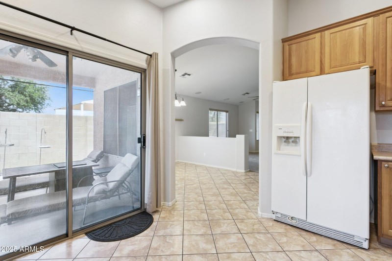 11-web-or-mls-46179-w-starlight-dr