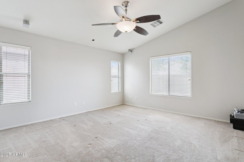 12-web-or-mls-46179-w-starlight-dr