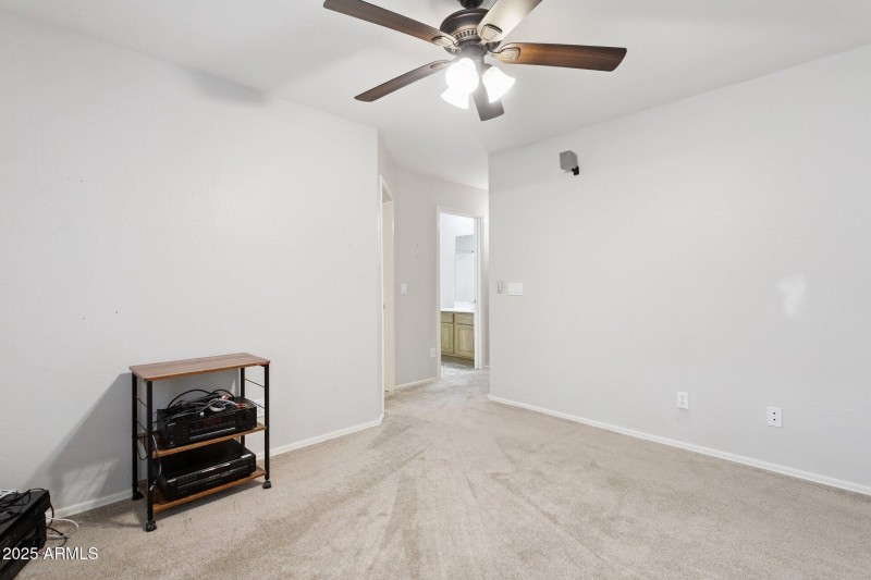 18-web-or-mls-46179-w-starlight-dr